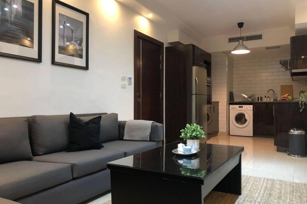 Luxury Apartment In Awesome Location In Amman Exterior photo