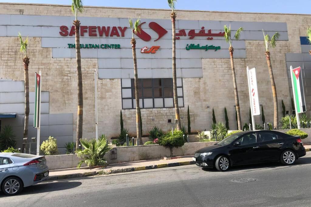 Luxury Apartment In Awesome Location In Amman Exterior photo